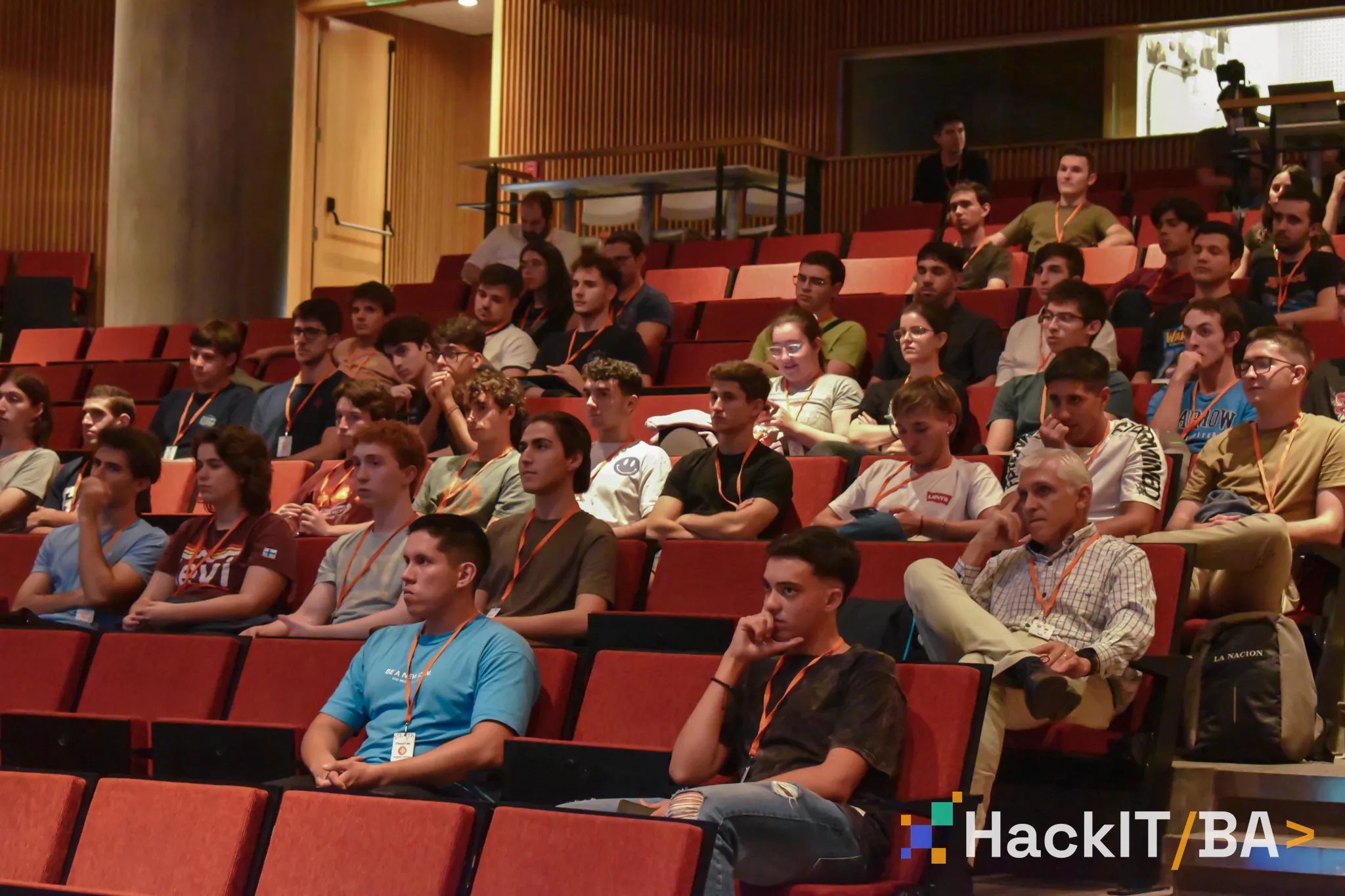 Foto del Equipo (Durante la Presentación)